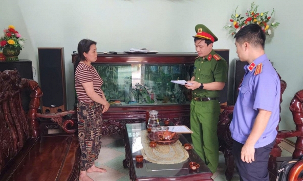 Ra quyết định khởi tố chủ xưởng miến Phạm Thị Bích Ngọc SN 1973