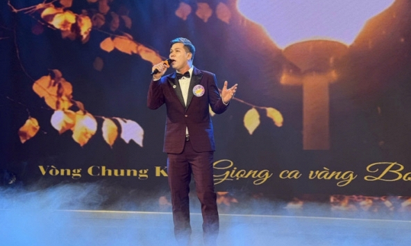 Nguyễn Minh Hiền giành Giải Ba Giọng Ca Vàng Bolero Việt Nam mùa 12 sau gần 20 năm xa sân khấu