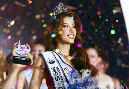 Á khôi 3 Miss Cosmo TP. Hồ Chí Minh 2026 Nguyễn Thị Hồng: 'Vẻ đẹp không được quyết định bởi tuổi tác'