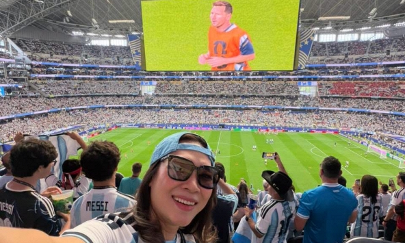 Mỹ Tâm vỡ òa khi lần đầu xem Messi thi đấu ngoài đời, chứng kiến luôn khoảnh khắc lịch sử tại World Cup 2026