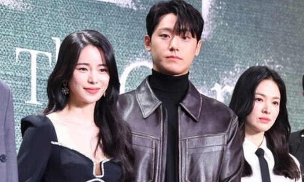 Ầm ĩ tin 'bé ba' công khai xen giữa Lim Ji Yeon - Lee Do Hyun, đăng ảnh hôn nhau nhìn mà nóng mắt