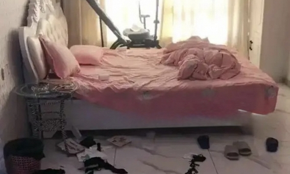 Chủ homestay đứng hình trước cảnh tượng ngập tràn rác thải 18+