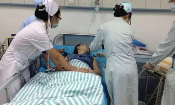 Cô gái 24 tuổi vỡ hoàng thể, chảy ồ ạt 2 lít máu chỉ vì 1 việc hiếm ai chưa từng làm khi đi vệ sinh
