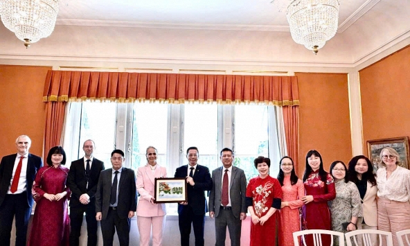 Đoàn công tác Bộ Tư pháp Việt Nam làm việc với các cơ quan tư pháp của Thụy Điển