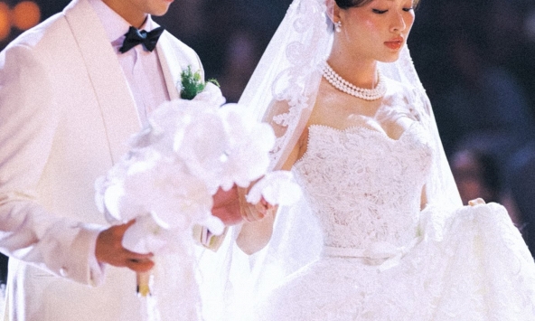 'Đời cha mặc vest được 2 lần': Chia sẻ xúc động của nàng thơ được ví đẹp như Củng Lợi trong ngày cưới với Dustin Tiêu