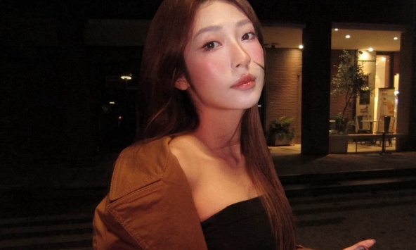 Khổng Tú Quỳnh càng ngày càng trẻ đẹp, 'đu trend' chẳng thua kém bất cứ hot girl nào, khiến CĐM hết lời khen ngợi