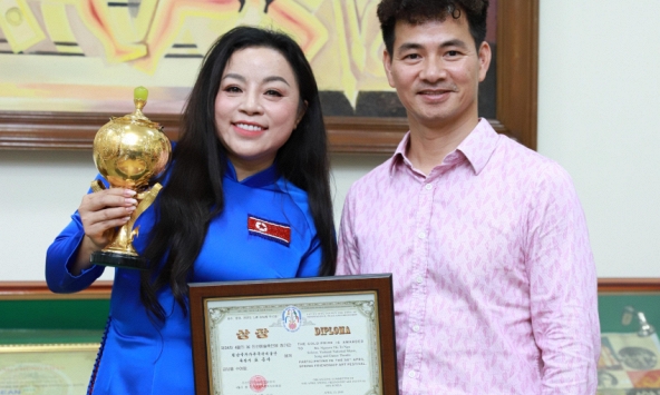NSƯT Tố Nga xuất sắc giành Cúp Vàng tại Liên hoan Nghệ thuật Hữu nghị Mùa xuân Tháng Tư