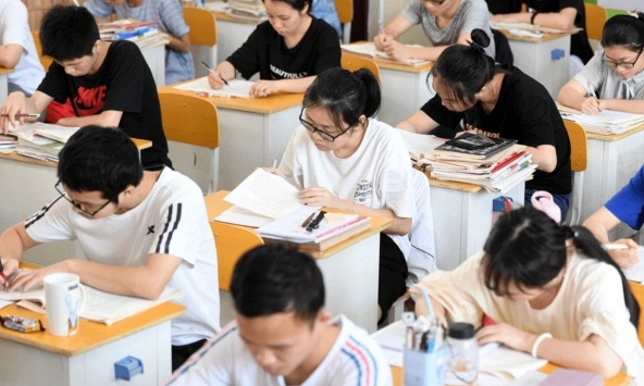 Cô giáo cảnh báo 'chưa bao giờ thấy 1 thực trạng đáng báo động như hiện nay': Cứ thế này, học thêm bao nhiêu cũng phí!