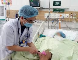Người lao động mắc bệnh dài ngày được hưởng chế độ ốm đau tối đa bao nhiêu ngày?