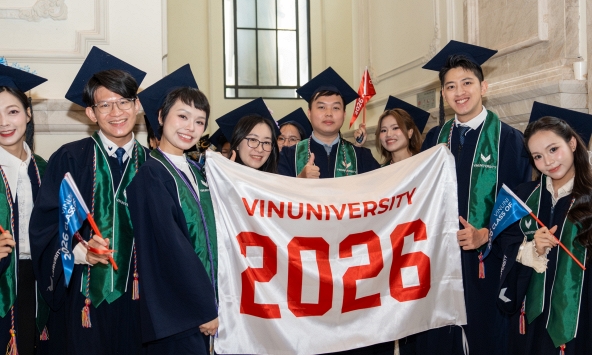 Lễ tốt nghiệp VinUni 2026: 47 bác sĩ khóa đầu tiên nhận bằng, hơn 55% sinh viên nhận thư mời làm việc trước khi ra trường