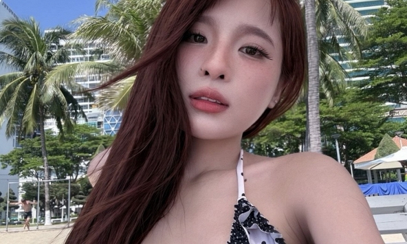 Ngọc Kem đu trend hè muộn, thế mà lại hay!