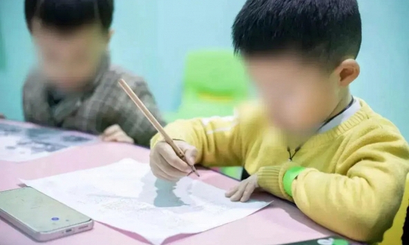Trẻ nói chậm, phát âm chưa rõ: Đừng vội tin quan niệm 'nói muộn là thông minh', cha mẹ cần lưu ý những dấu hiệu này