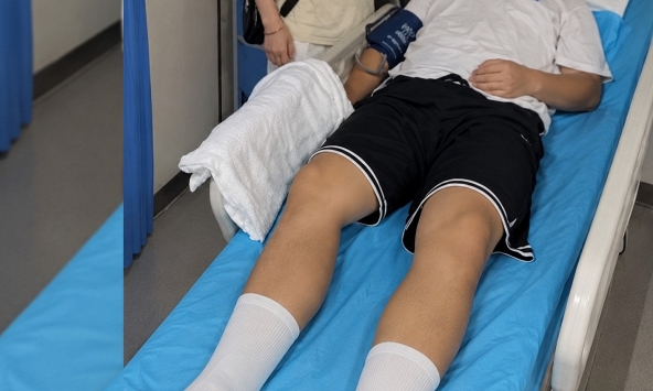 Nam sinh 15 tuổi đột ngột bất tỉnh rồi tử vong, bác sĩ cấp cứu gửi cảnh báo: Ăn ngủ thế này trẻ mấy cũng gục!