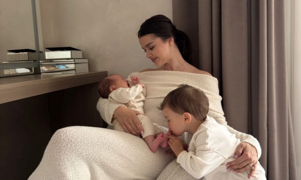 Vì sao chăm hai con đôi khi lại nhàn hơn chăm một con?