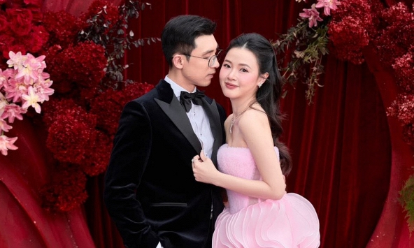 “Chỉ mới 2 năm cũng bày vẽ kỷ niệm ngày cưới”, Midu và Minh Đạt bị nghi làm màu: Ý nghĩa thật gây ngỡ ngàng