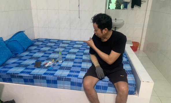 Công an kiểm tra đột xuất 2 nhà nghỉ, phát hiện người đàn ông SN 1982 có hành vi phạm pháp