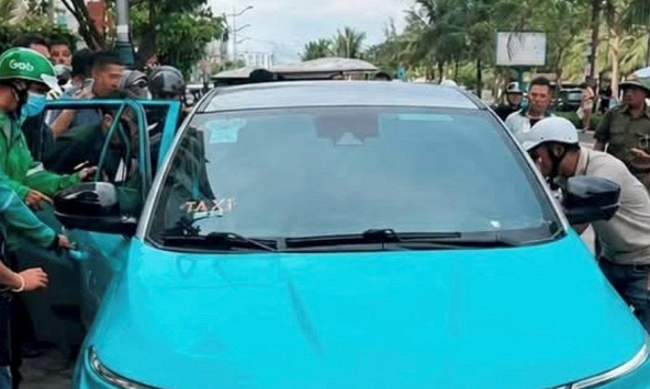 Danh tính tài xế taxi gục trong xe tử vong trong lúc đang đợi khách ở Sầm Sơn
