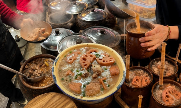 Đến Vũ Hán, người Việt đừng bỏ qua món canh củ sen ninh chậm: Món ăn giản dị nhưng chứa cả tinh hoa ẩm thực Hồ Bắc