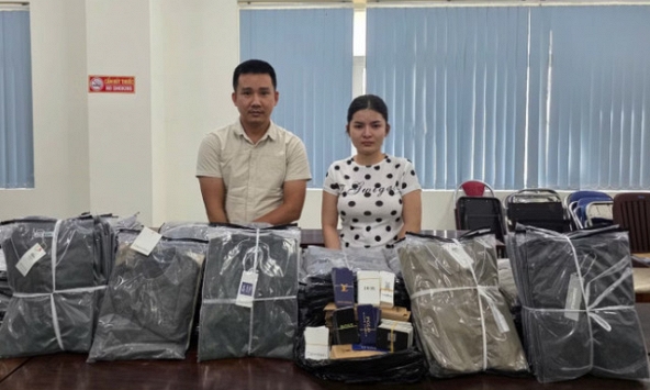 Công an ập vào khám xét xưởng may, khởi tố vợ chồng Phan Thị Hà Ly, tịch thu 15.000 sản phẩm