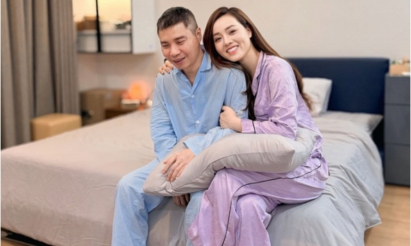 NSND Công Lý nói vợ kém 15 tuổi: 'Tôi nhịn lắm. Chẳng qua tôi ốm nên tôi phải chịu!'