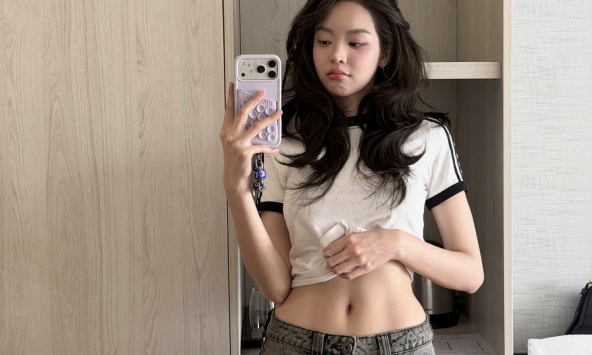 Hotgirl khoe 'eo con kiến', phát 'tín hiệu' rèn luyện thể thao