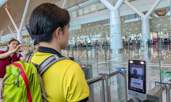 Người check-in online bằng VNeID tại sân bay nhớ kỹ điều sau