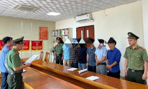 Ra quyết định khởi tố Chỉ huy trưởng công trình Doãn Mạnh Đồng và 2 nhân viên