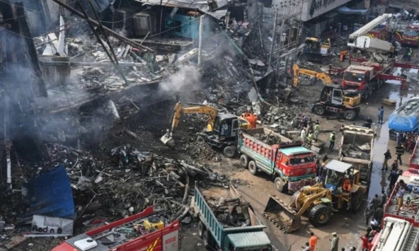 Bé trai 11 tuổi hầu toà vì nghịch diêm làm cháy trung tâm thương mại khiến 72 người chết, phá huỷ 1.153 cửa hàng