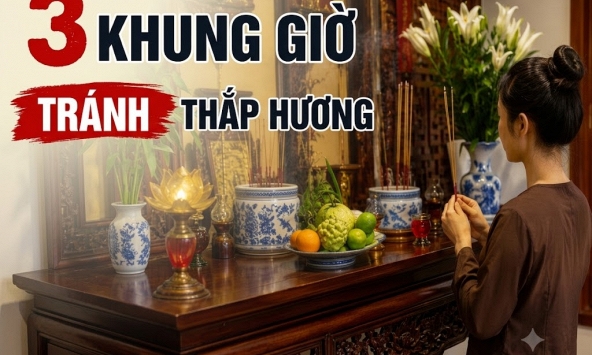 3 khung giờ nên tránh thắp hương