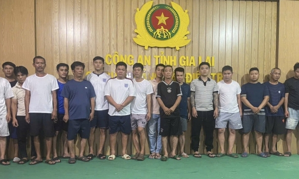Công an điều tra số tiền giao dịch hàng trăm tỷ đồng: Khám xét 19 địa điểm, khởi tố 16 đối tượng