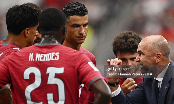 HLV Bồ Đào Nha từ chức, vẫn bảo vệ Ronaldo đến cùng