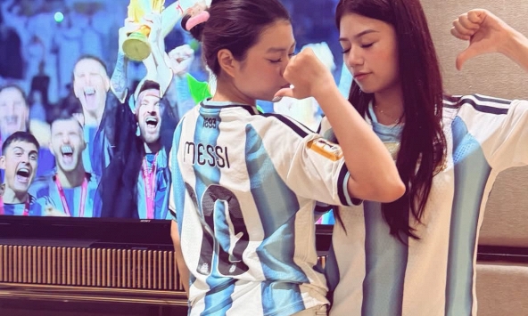 Argentina chiến thắng mãn nhãn, fan girl Hà Linh tung ảnh ăn mừng khiến anh em thích thú