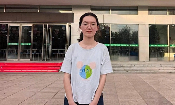Cô gái có mẹ bị liệt, bố làm nông được cả Thanh Hoa - Bắc Đại 'giành giật': 'Tôi tin giáo dục có thể thay đổi cuộc sống'
