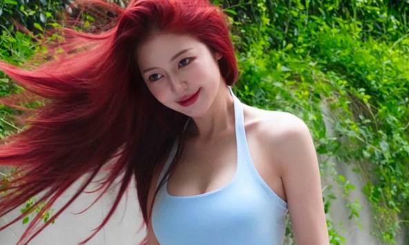 Liz Kim Cương dạo phố quá nổi bật, khiến CĐM hết lời khen ngợi