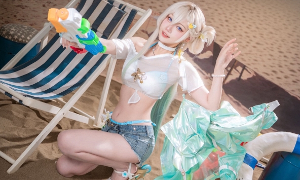 Màn cosplay mang đậm không khí mùa hè, khiến cộng đồng game thủ gật gù thích thú