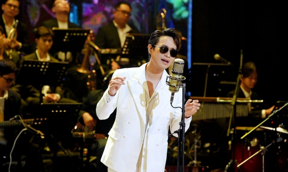 Quán quân Vietnam Idol đang gây sốt ở ATVNCG từng làm thêm 17.000 đồng/giờ, tuổi thơ không dư dả dù sinh ra trong gia đình nghệ thuật