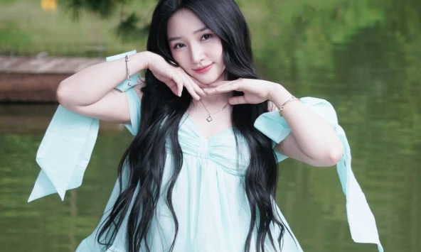 Hoa Nhật Huỳnh lão hóa ngược, khiến CĐM phải 'dui mắt' với nhan sắc ngày càng thăng hạng