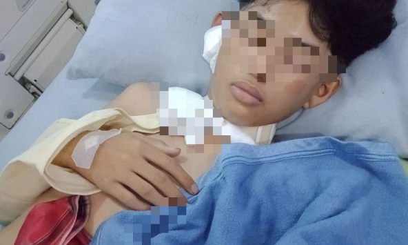 Bé trai 12 tuổi đã mắc ung thư giai đoạn cuối, bố mẹ đau lòng: 'Lẽ ra tôi không nên cho con ăn chúng'