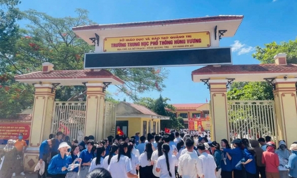 Học sinh thi thử được hơn 10 điểm/3 môn, thi tốt nghiệp 24 điểm: Hiệu trưởng nói gì?