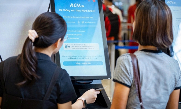 Hướng dẫn check-in bằng sinh trắc học tại sân bay Nội Bài chưa đến 10 giây
