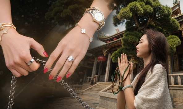 Nghịch lý kinh tế lo âu: Giới trẻ Trung Quốc chi tiền tấn mua 'phong thủy hàng hiệu' để cải vận chứ quyết không tăng ca