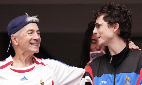 Timothée Chalamet tiếc nuối nhìn tuyển Pháp thua Tây Ban Nha, vẫn gây sốt với khoảnh khắc hội ngộ David Beckham trên khán đài World Cup