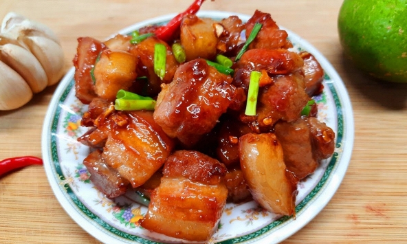 Bác sĩ tiêu hóa nói thẳng: 4 loại thịt ăn nhiều 'phá' dạ dày còn hơn uống rượu, mê mấy cũng phải kiềm chế