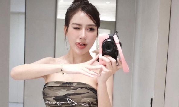 Fan girl cất tiếng gọi như thế này, bảo sao Argentina hôm qua lại 'cháy' đến thế