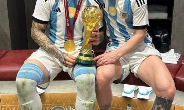 Hé lộ bức thư Enzo Fernandez viết cho Messi cách đây 10 năm: “Làm ơn đừng rời bỏ đội tuyển, Leo'
