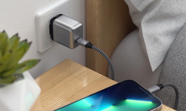 3 lời khuyên cho những người sạc điện thoại qua đêm
