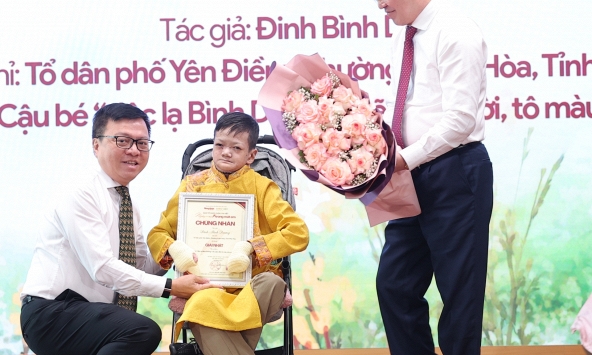 Có một cuộc thi khiến hơn 48.000 người trẻ cùng cầm bút kể lại cuộc đời mình