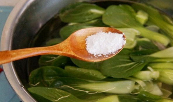 Người Việt mắc sai lầm khi ngâm rau bằng nước muối