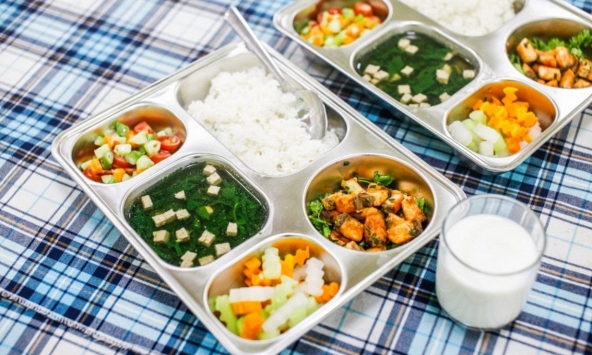 Sở GD&ĐT Hà Nội ra chỉ đạo 'nóng' về bữa ăn bán trú ở các trường học