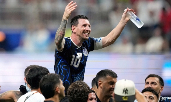 Tổng thống Argentina từ chối đến sân xem chung kết World Cup vì sợ mang 'vía đen' cho Messi và đồng đội